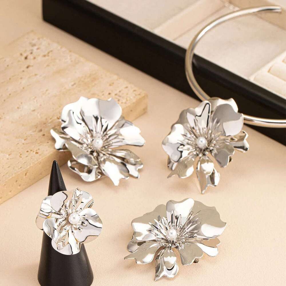 Dubai Jewelry Set Earring Women Ring Pearl Petal Pendant Necklace Fashion Bride Wedding Party Accessories Gifts