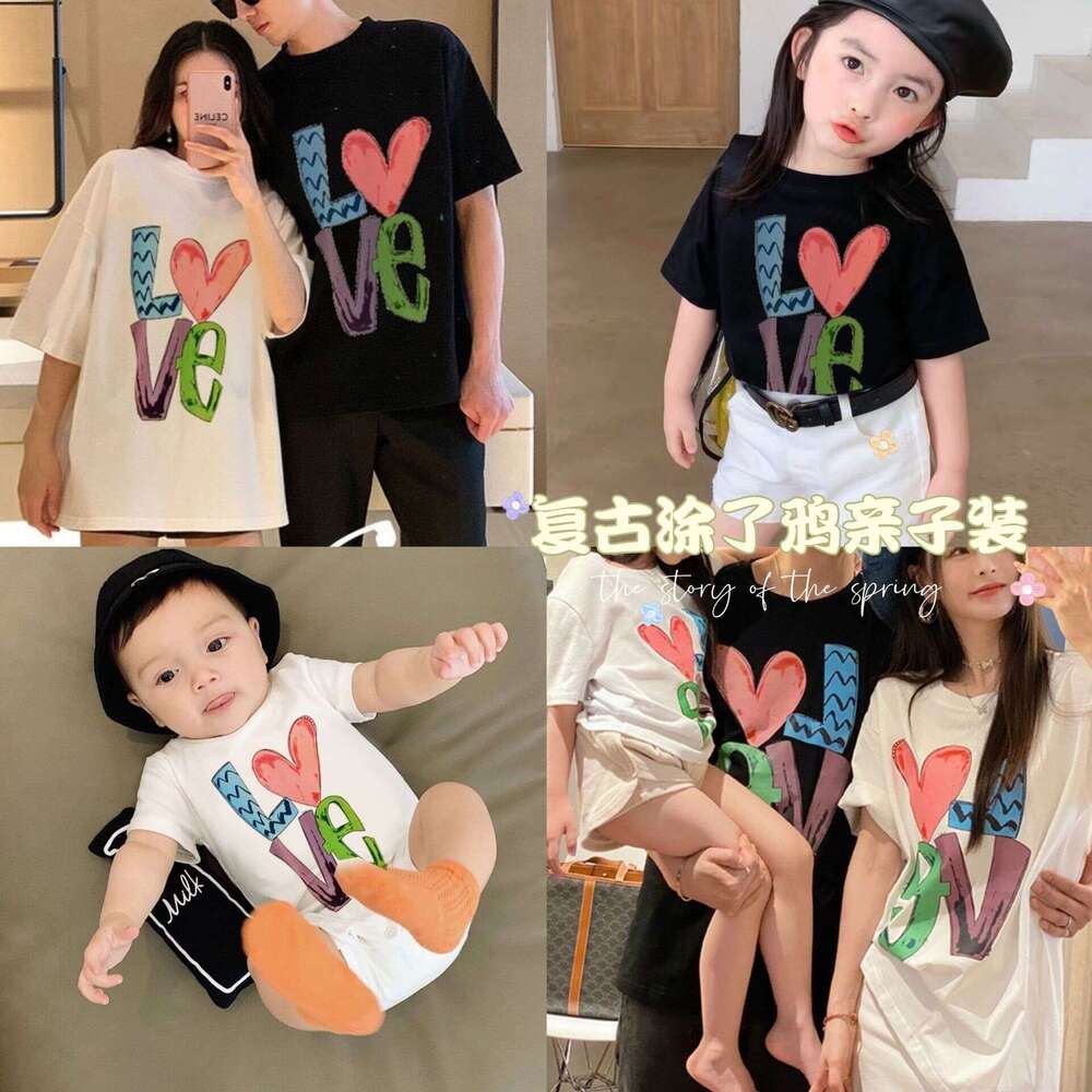 Explosive Street Parent-Child Dress Summer New Three Graffiti Print LOVE Love Foreign Style Short Sleeve T-Shirt Family Wear