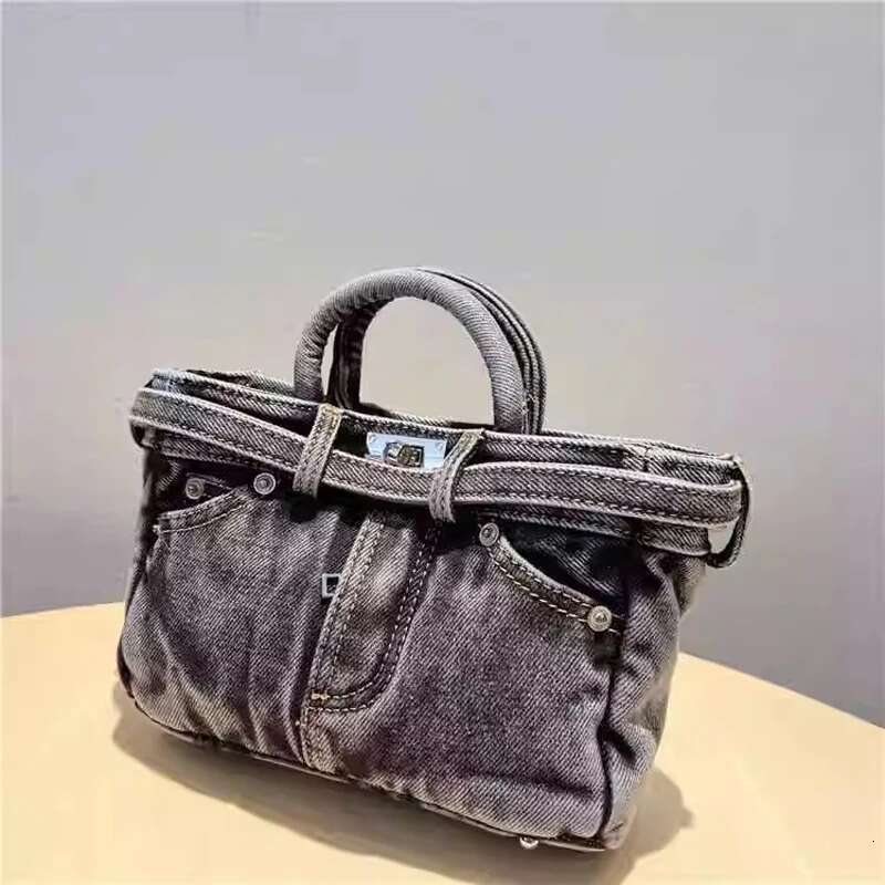 2025 New Washing Retro Denim Fashion Casual Versatile Large Capacity Portable Slant Shoulder Women's Bag