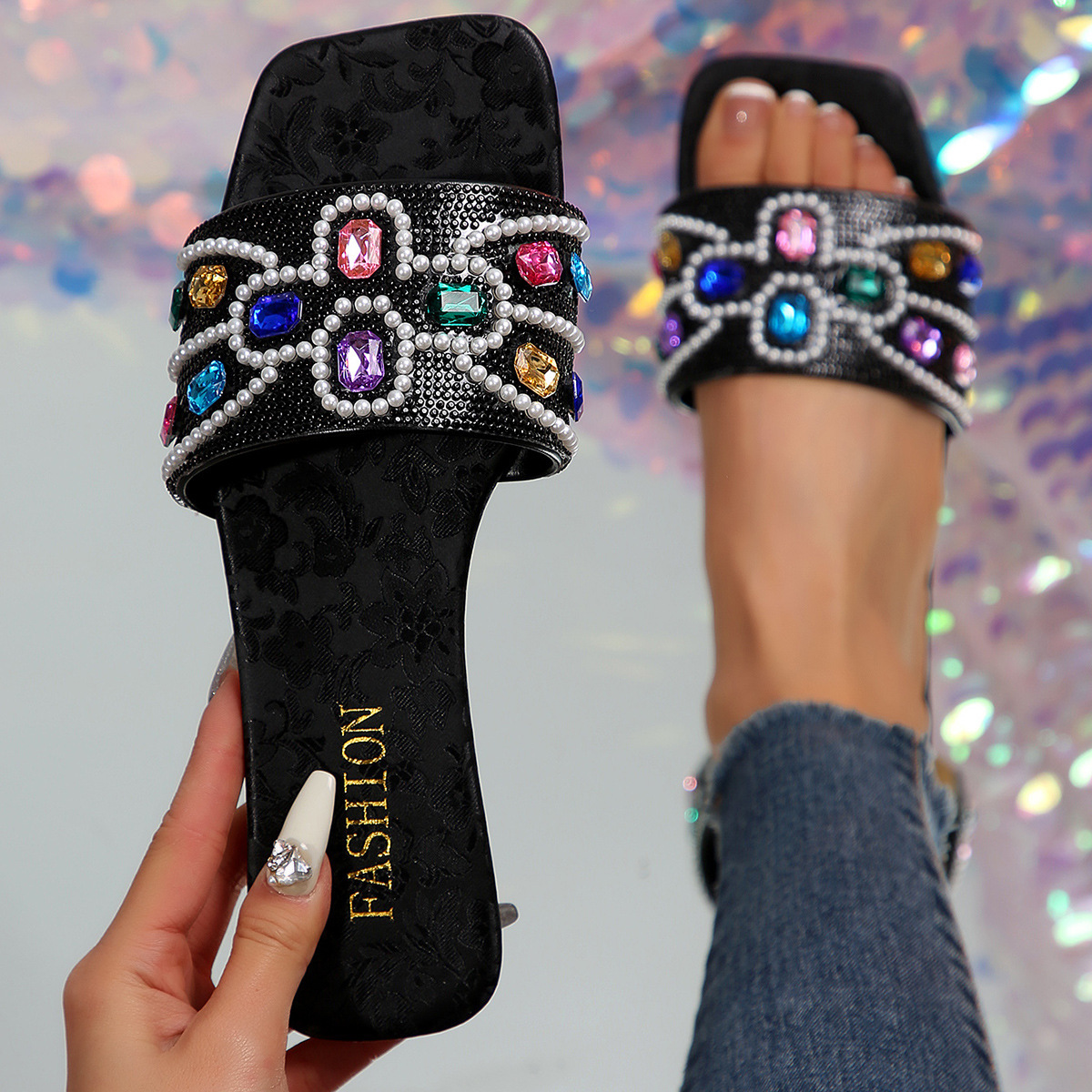2025 New Women's Flat bottomed Designer Casual Slippers and Sandals Designer Women's Casual Trendy Sandals
