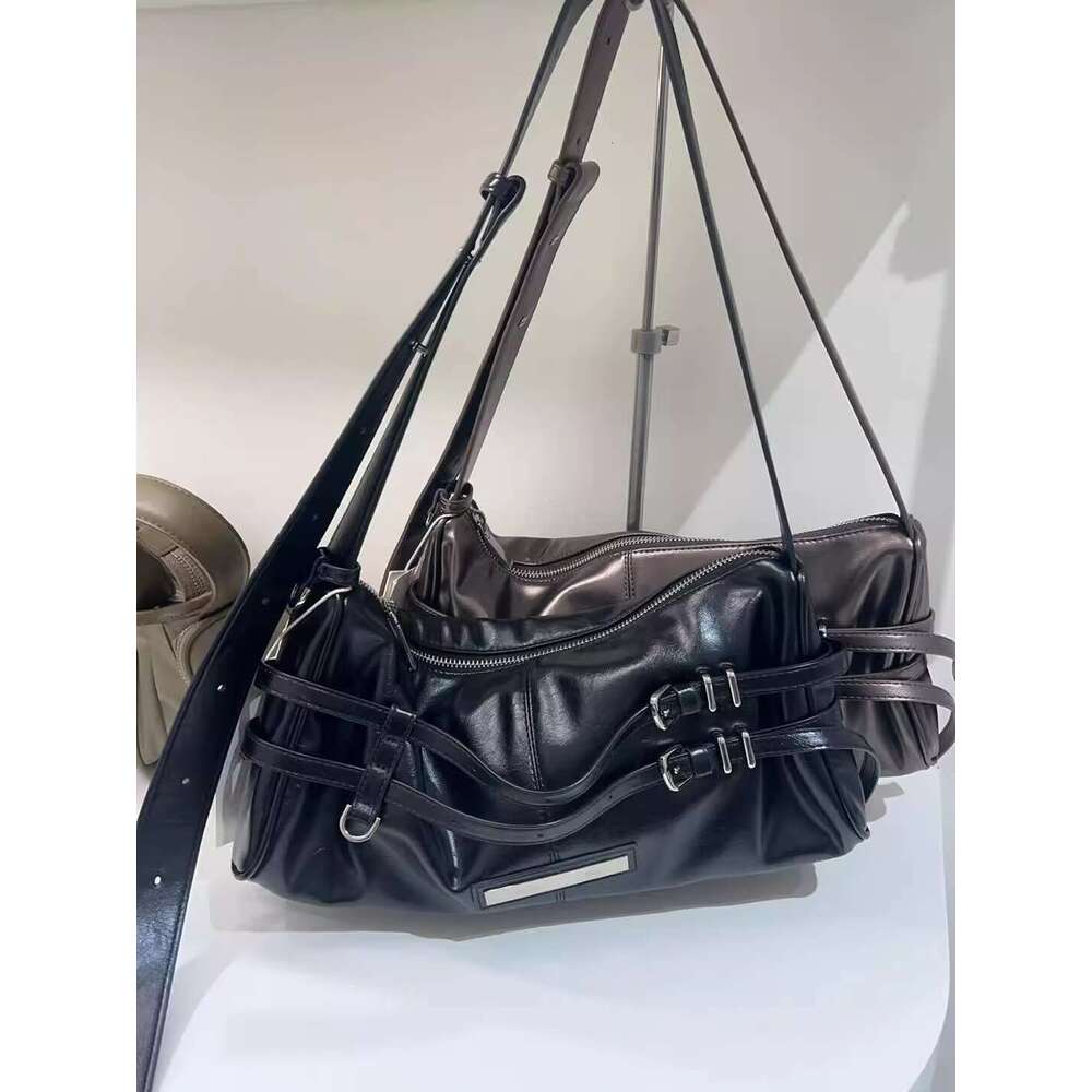 Niche Design Tote 2025 New Classic Fashion Motorcycle Korean Versatile Underarm Single Shoulder Bag Trendy