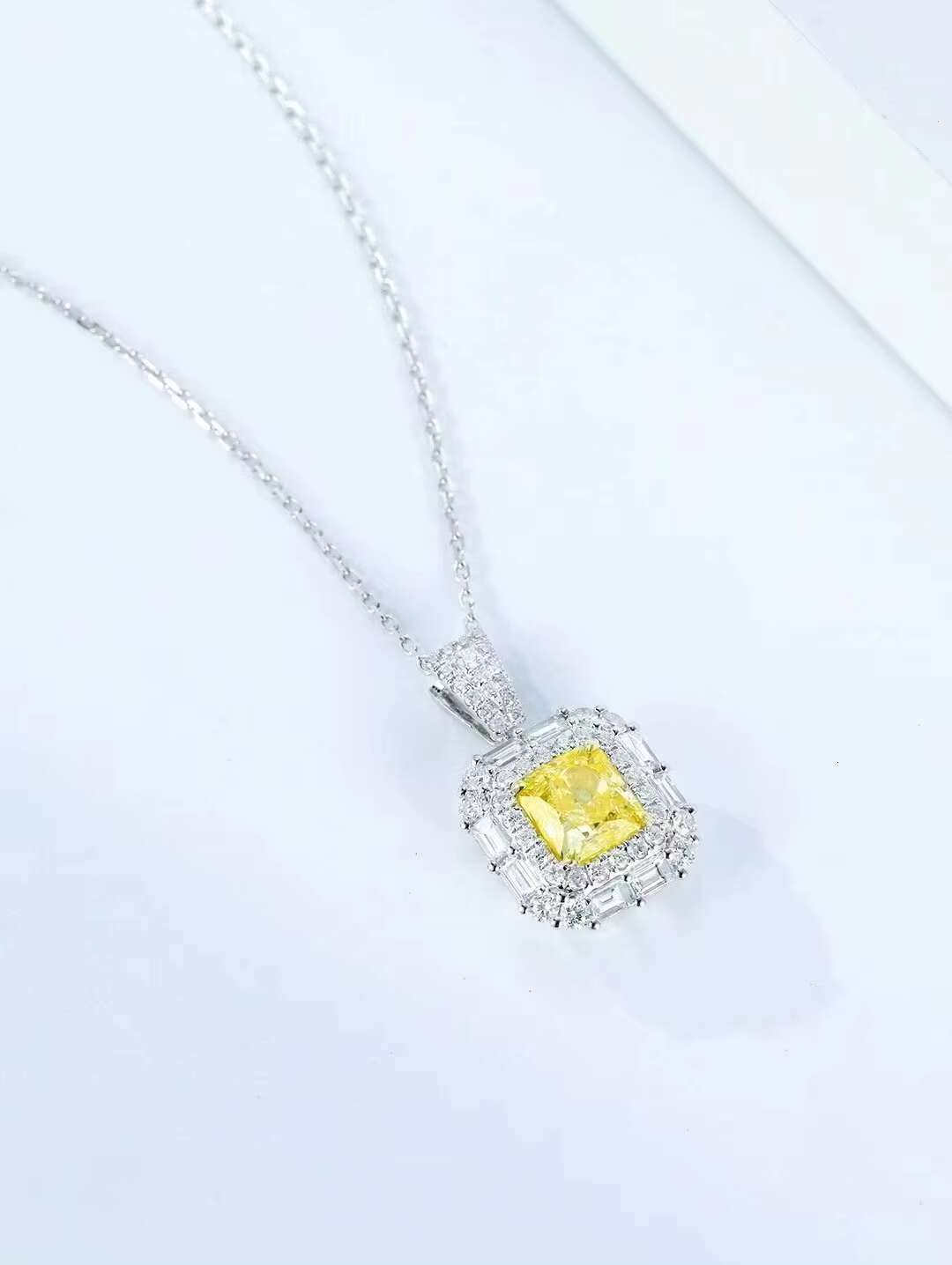 New Style Yellow Asscher Lab Grown Diamond Pendant Necklaces 18k Gold Color Diamond Pendant Jewelry 14K Gold Pendant