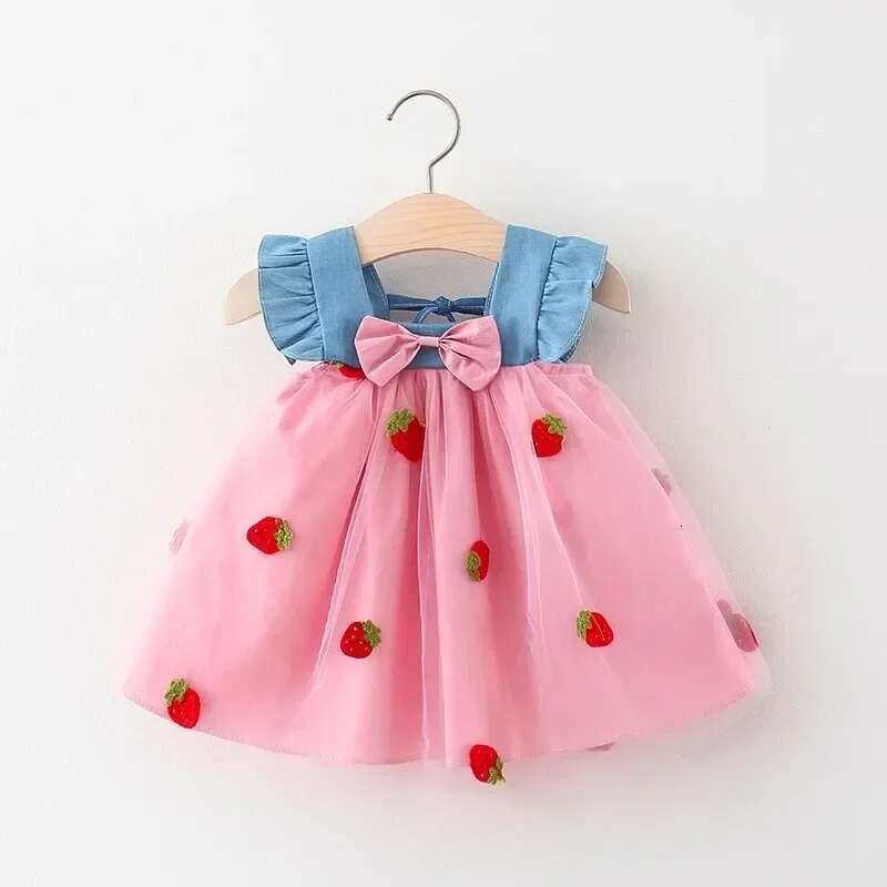 (0-3 Years) Summer New Girls Small Flying Sleeve Bow A-Child Embroidered Strawberry Cool Princess Dress