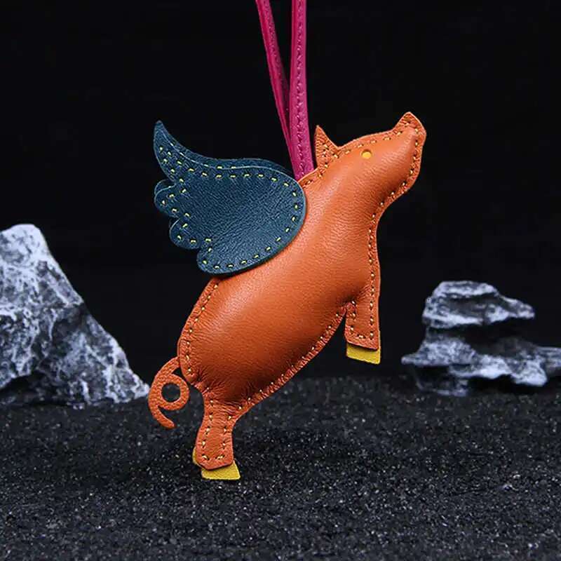 Pig Sewing Schoolbag Handmade Genuine Leather Bagpack Decoration Vintage Car Keychain Bag Pendant Hanging Accessories