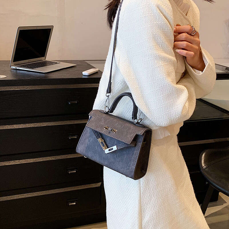 Spring/Summer Handheld Kelly Women's Retro High End Single Shoulder Western Square Crossbody Bag, 2025 New Casual Fashion Trendy Clothing