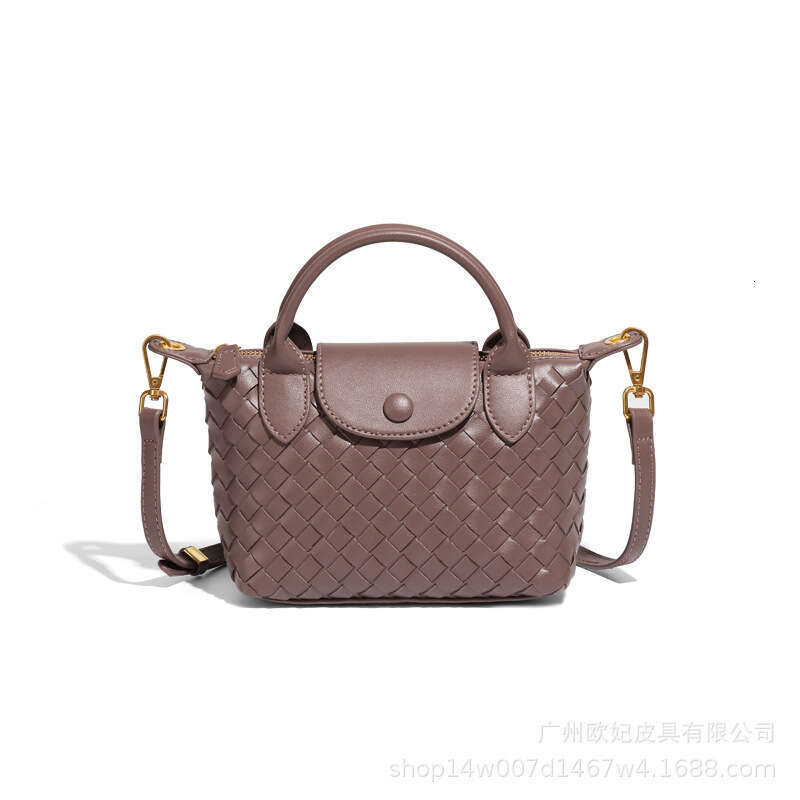 New Woven Dumpling Popular Texture, Handheld Bucket with High Quality, Fashionable and Versatile One Shoulder Crossbody Bag