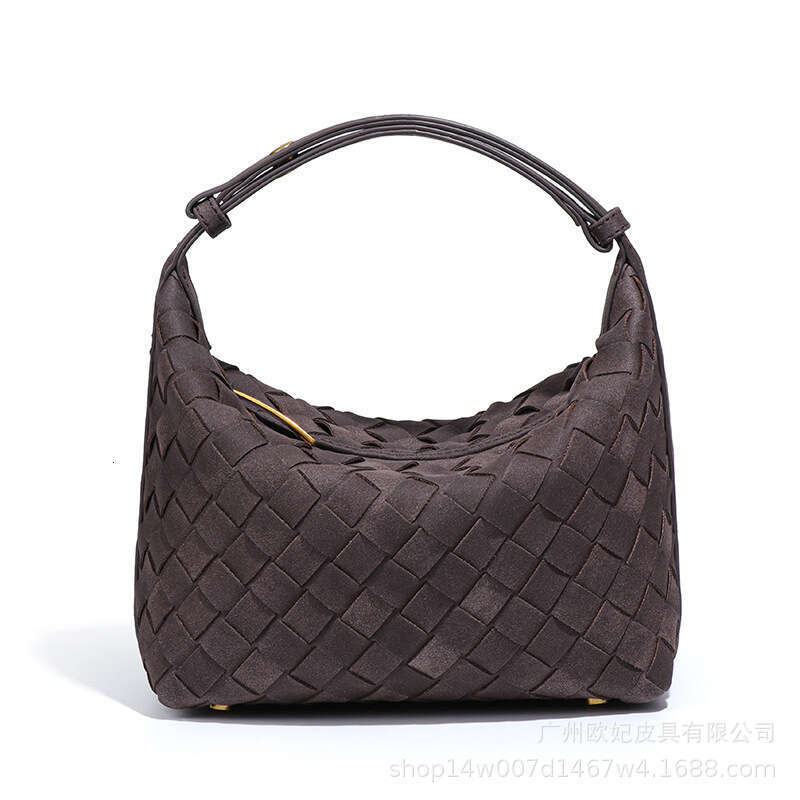 Texture soft leather hand woven personalized versatile, hand-held lunch box bag, high-end and casual single shoulder underarm women's bag