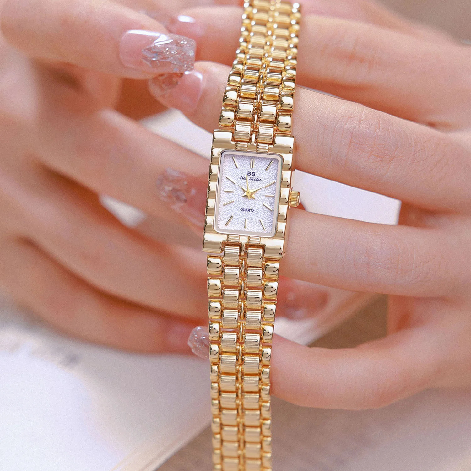 Home>Products> Retro Gold Rectangular Classic Womens Watch>Fashion Stainless Steel Womens Watch 250425