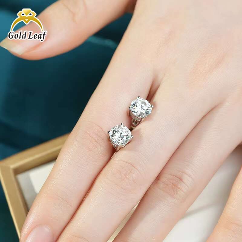 Unisex Lab Grown Diamond Earrings Stud 18K Gold 4 Claws Round Cut Diamond Jewelry Earrings for Wedding Engagement or Party Gift
