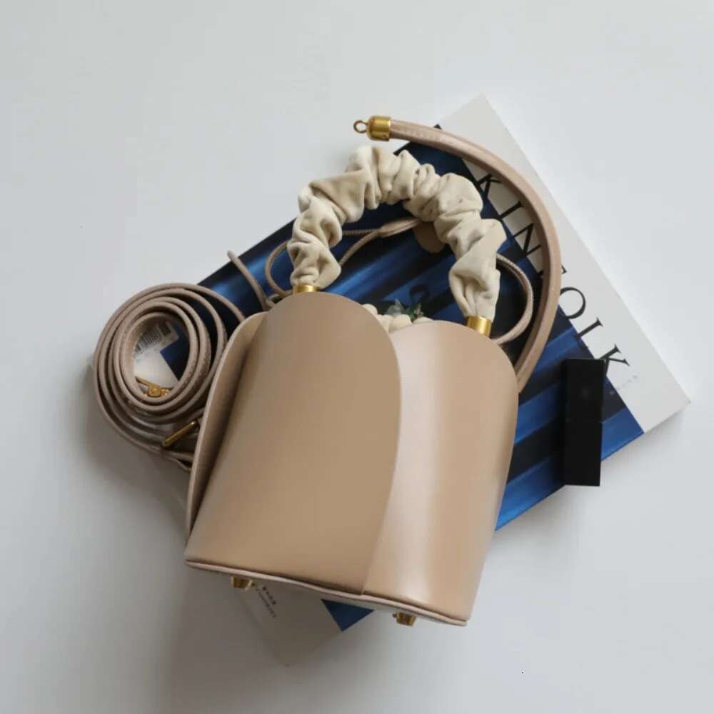 Lovely All-Match Women Daily Minority Personalized Handbags Commuter Flower Drawstring Bucket New Casual Ruched Messenger Bags