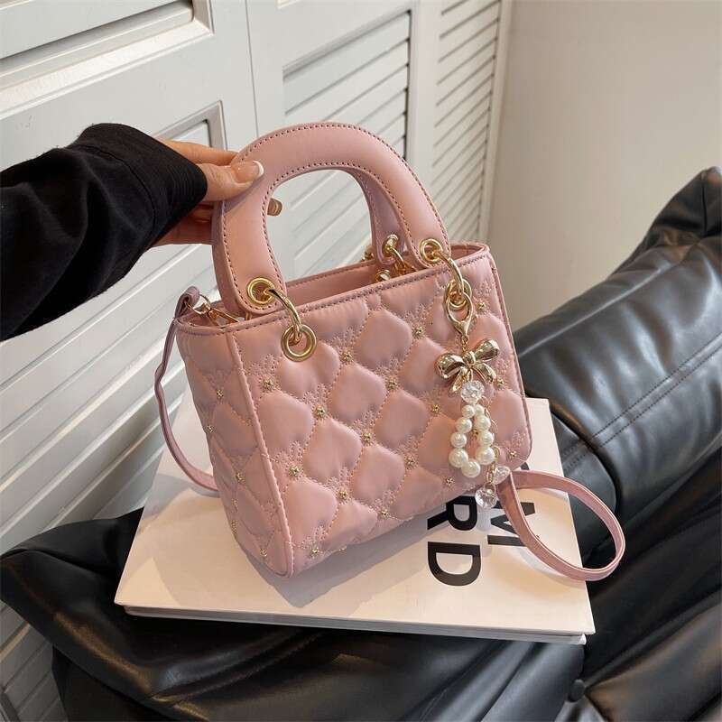 Spring and Summer Concubine Bag for Women with High Quality, Dia Grid Embroidery Thread Pearl Handheld Bucket Single Shoulder Crossbody Bag, 2025 New 