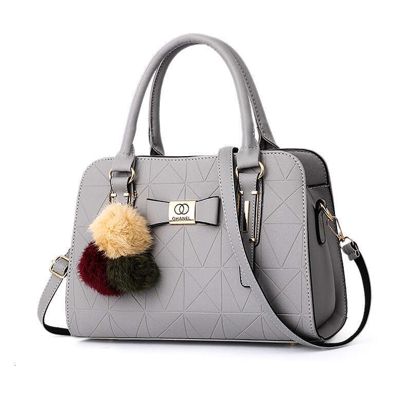 Hot Sale Explosive Large Capacity Women's Bag Fashionable Emed Middle aged Single Cross Shoulder Handbag 2025 Stylish Versatile New Trendy Ins