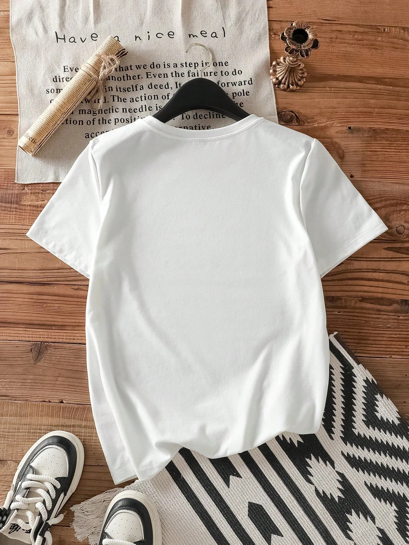 Cartoon tiger pattern round neck short sleeved T-shirt casual simple style womens summer casual top short sleeved 250428