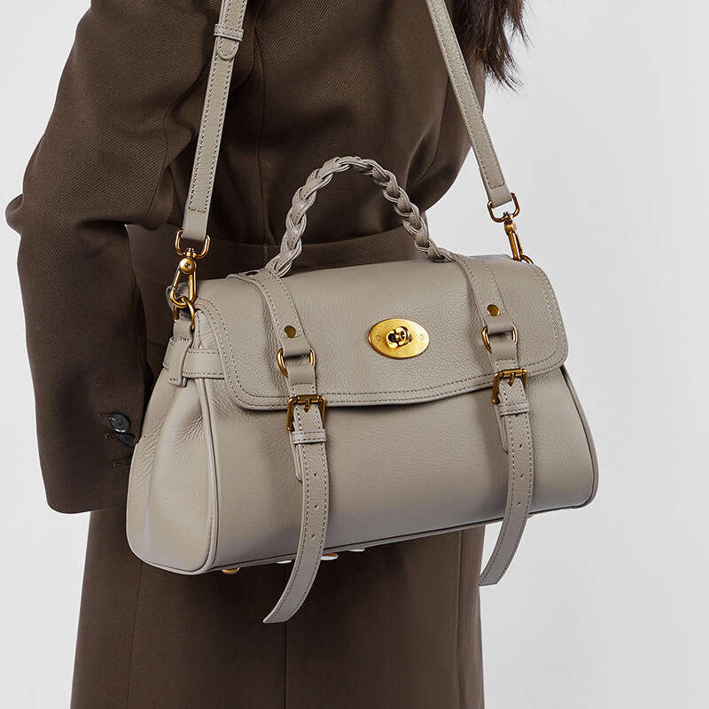 Genuine Leather Mailman Cowhide Handbag, Shoulder Crossbody Tote Bag, Women's 2025 New Commuting Briefcase, Versatile