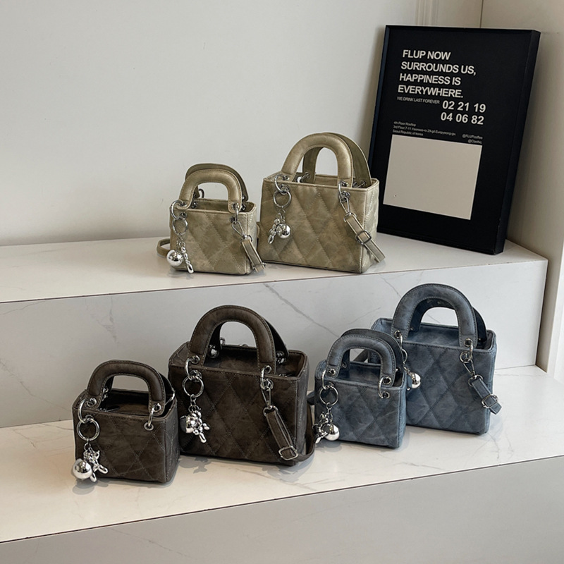 Free Shipping! 2025 Bestseller Designer Quilted Lady-Style Handbag - Luxury Top Handle & Shoulder Crossbody Bag for Women
