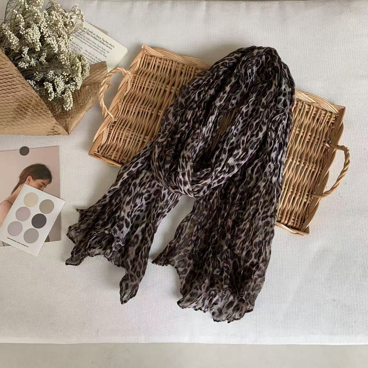 T614 leopard print design scarf high-end 2025 spring and autumn new style extended silk scarf autumn and winter warm shawl