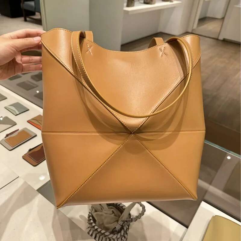 New Large Capacity Foldable Soft Cow Leather Geometric Tote Women's Commuter Travel Bag Hip Hop Style Single Should