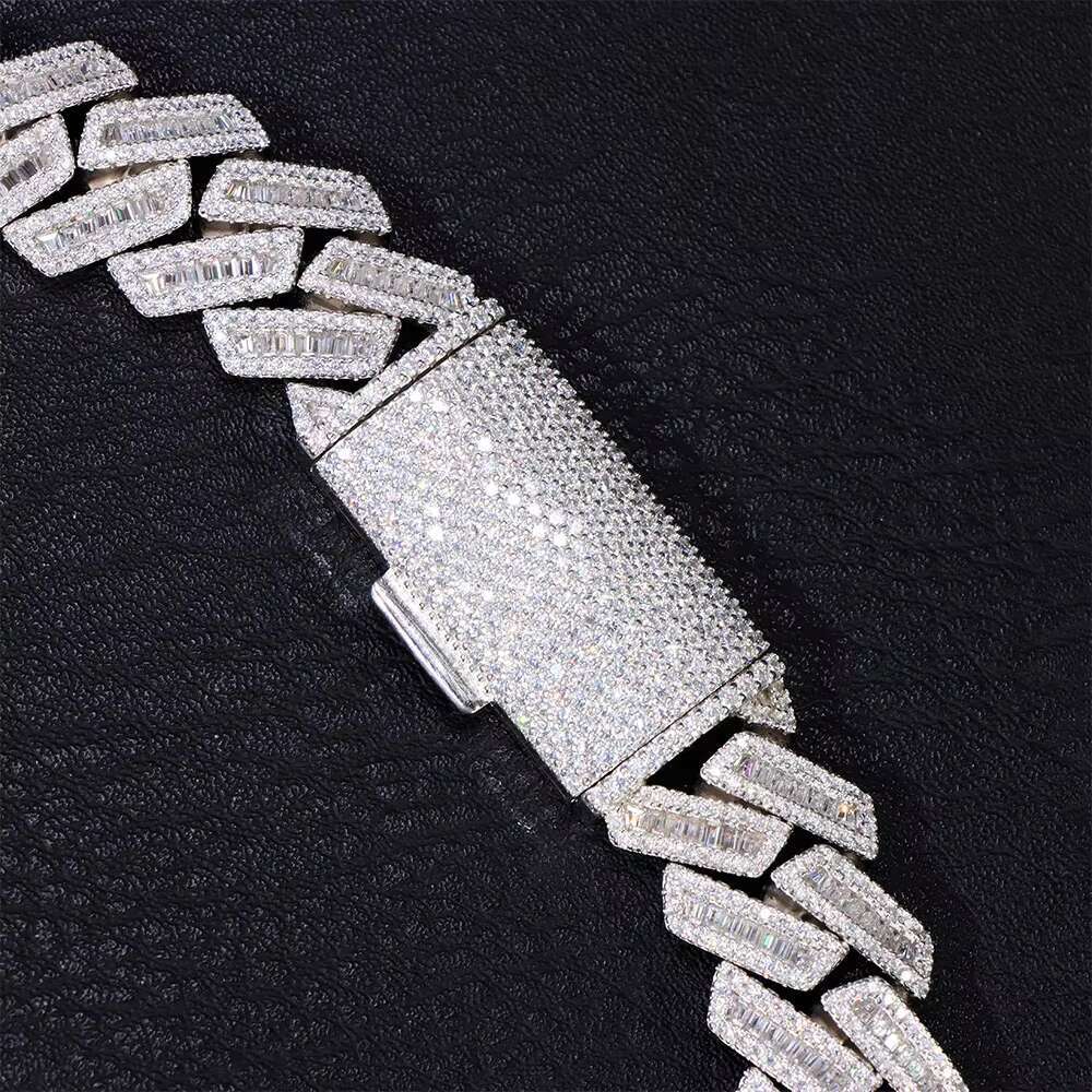 Moissanite Hiphop Necklace 925 Sterling Silver Iced Out Luxury 18mm Baguette Moissanite Cuban Chain