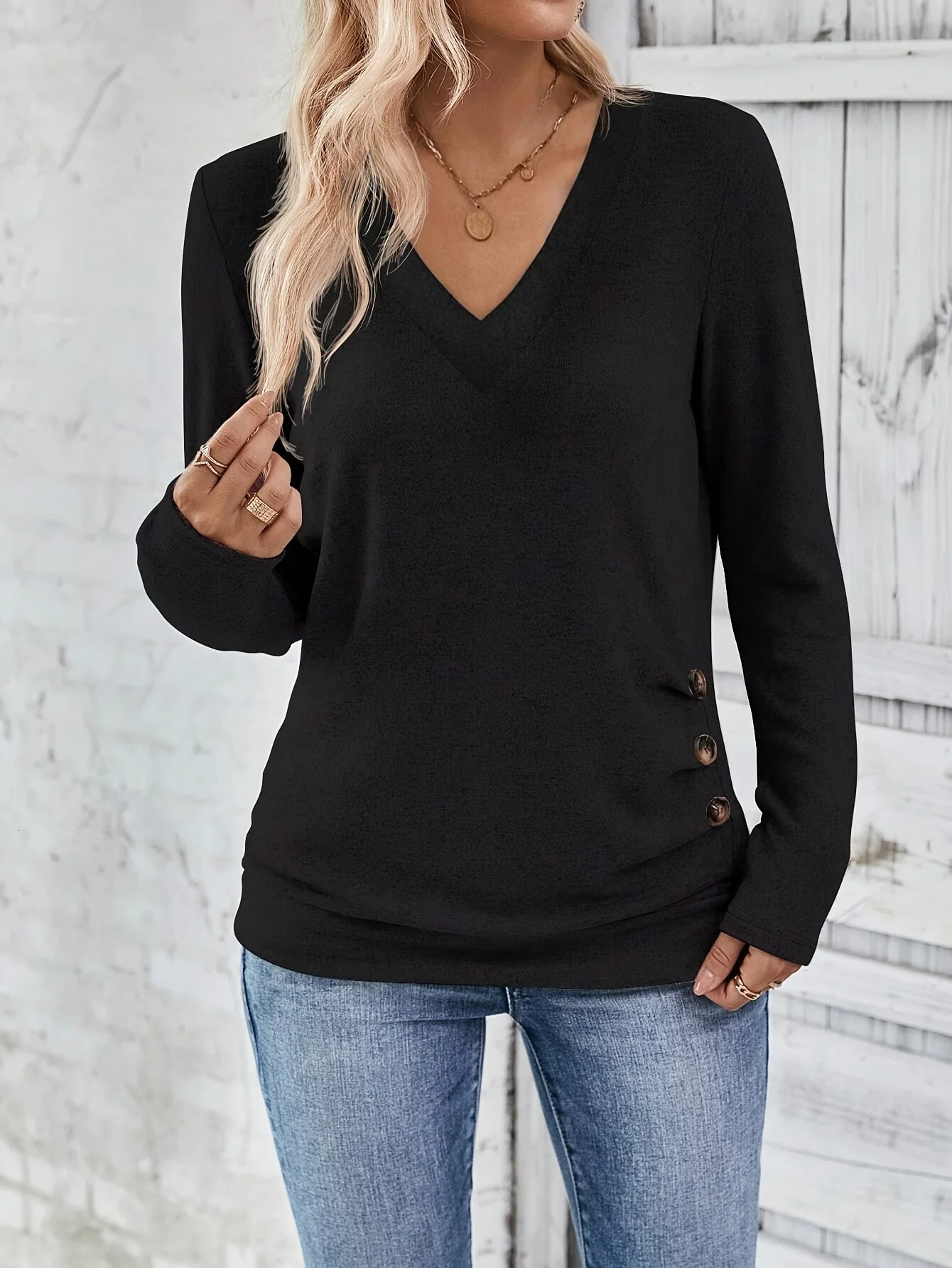 Oversized button up pleated Tshirt casual Vneck long sleeved top suitable for womens plus size clothing in spring and summer 250430Z