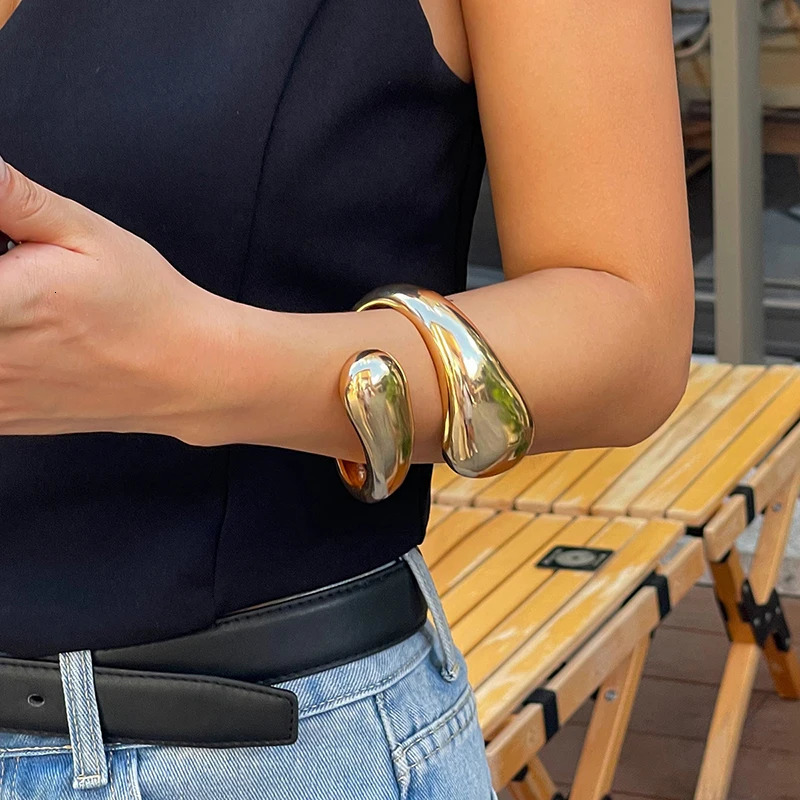 Wide block water droplet spring bracelet suitable for women gold silver open cuffs thick irregular twisted bracelet jewelry bracelet 250425