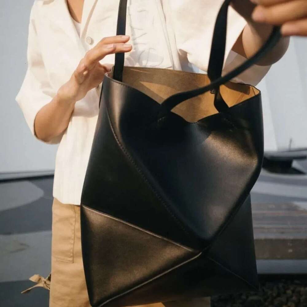 Large Capacity Leather Tote Foldable Geometric Design Single Shoulder Slant Cross Handbag Simple Commuter Bag Trendy bag