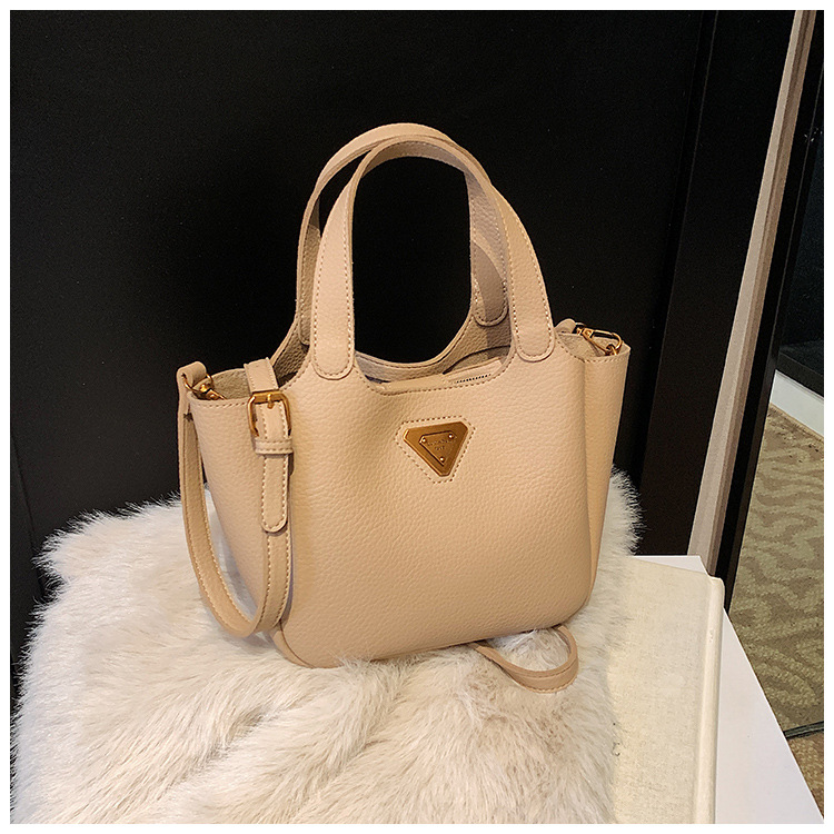 hot free shipping designer shoulder bags flap Spring Fashionable Versatile Plain vintage casual Crossbody Bag black