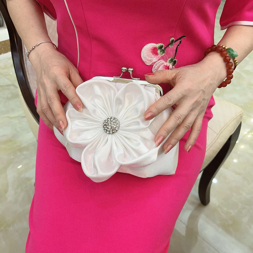 Dinner Bag New Flower Handheld Diagonal Cross Evening Dress Women S Silk Fairy Bride Bridesmaid Versatile Small Bag KQ
