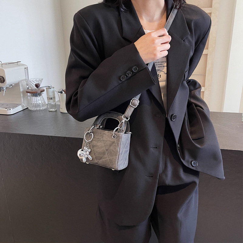 Free Shipping! 2025 Bestseller Designer Quilted Lady-Style Handbag - Luxury Top Handle & Shoulder Crossbody Bag for Women