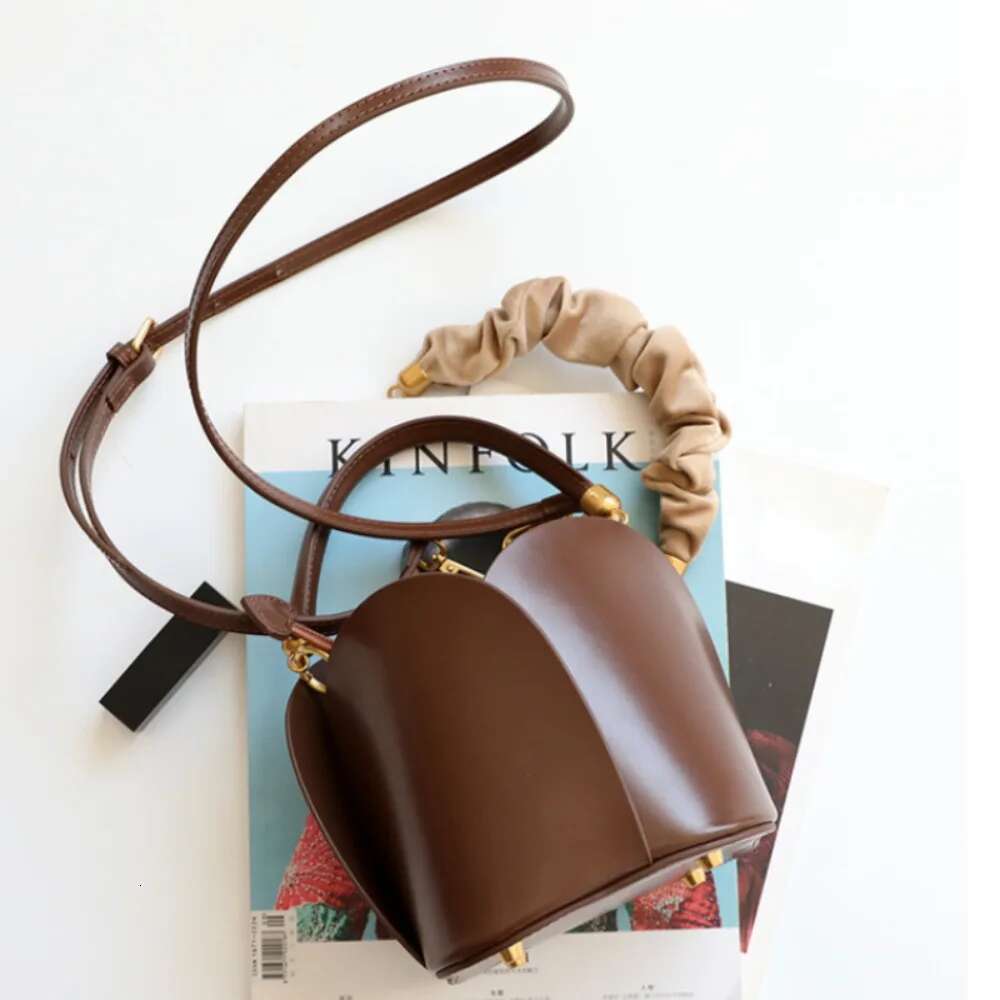 Lovely All-Match Women Daily Minority Personalized Handbags Commuter Flower Drawstring Bucket New Casual Ruched Messenger Bags