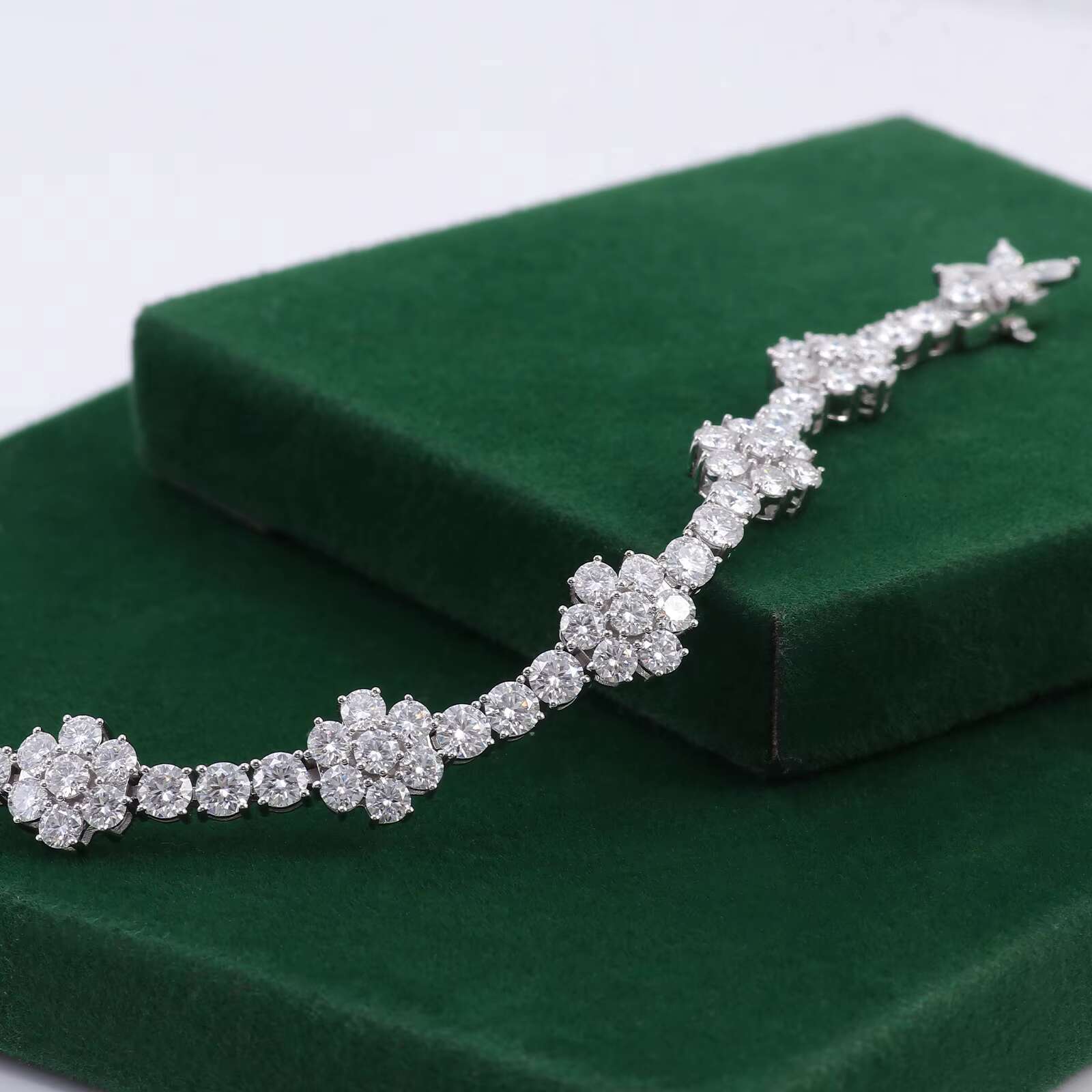 Fine Jewelry 10K Solid Gold VVS Diamond Tennis Chain High End GRA Certified Iced Out Moissanite Flower Tennis Bracelet