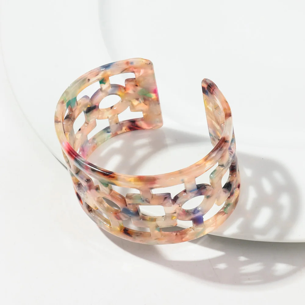 Bohemian Acrylic Hollow Acetic Acid Wide Opening Cuff Bracelet Suitable for Women Bohemian Resin Skeleton Pattern Bracelet Jewelry 250425