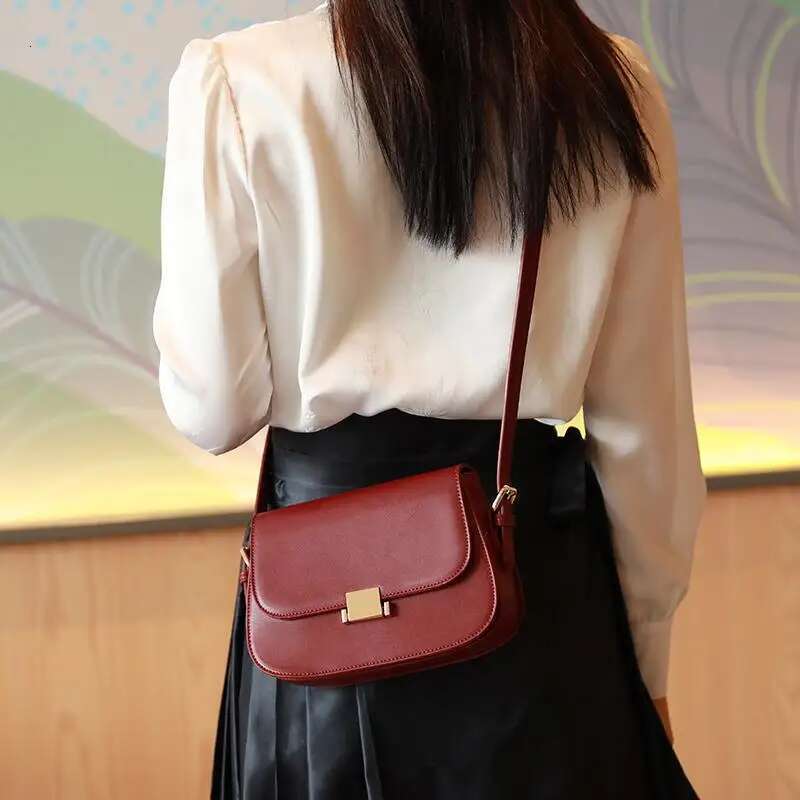 New Fashionable Armpit Crossbody Bag With High-End Feel For Wedding Brides