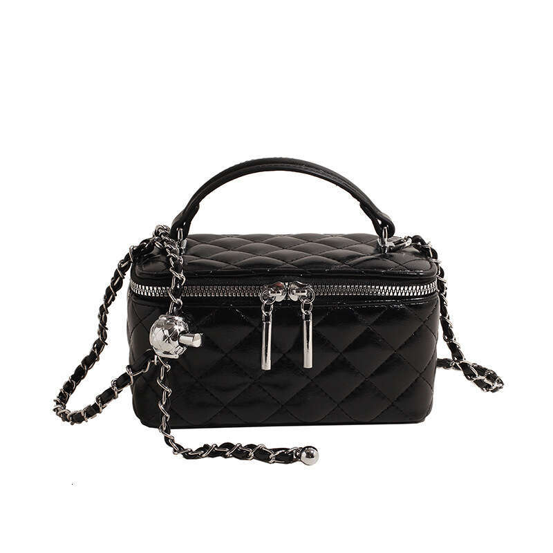 High end dia grid hand-held chain bag spring summer 2025, and simple small square single shoulder crossbody bag, versatile temperament, new trend ins 
