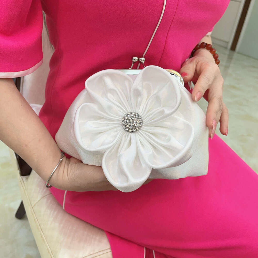 Dinner Bag New Flower Handheld Diagonal Cross Evening Dress Women S Silk Fairy Bride Bridesmaid Versatile Small Bag KQ