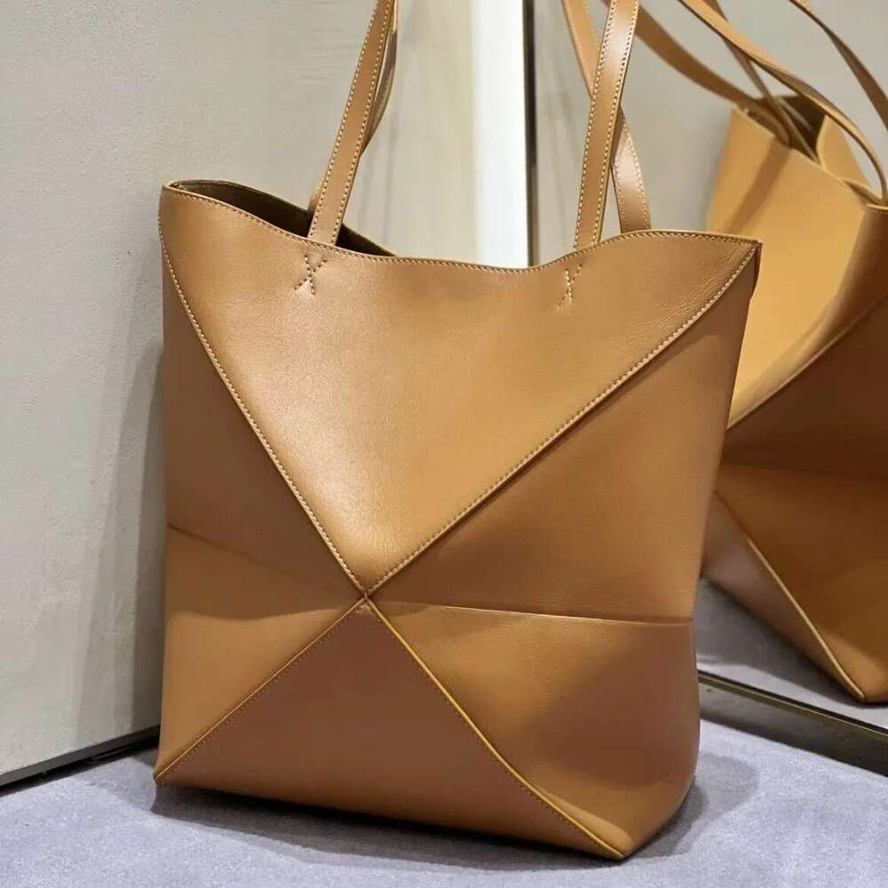 Large Capacity Leather Tote Foldable Geometric Design Single Shoulder Slant Cross Handbag Simple Commuter Bag Trendy bag