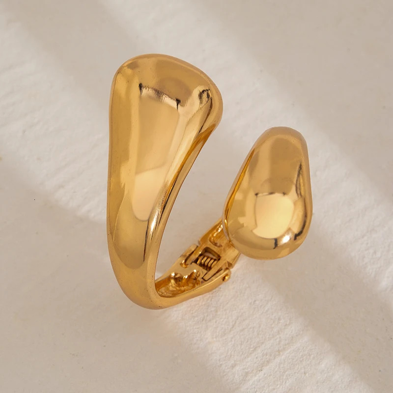 Wide block water droplet spring bracelet suitable for women gold silver open cuffs thick irregular twisted bracelet jewelry bracelet 250425