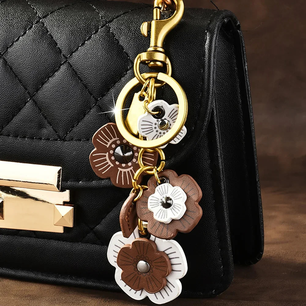 Retro Elegant Flower Keychain Suitable For Women Bag charm Car key chain Mobile phone chain Exquisite Gift memento 250430