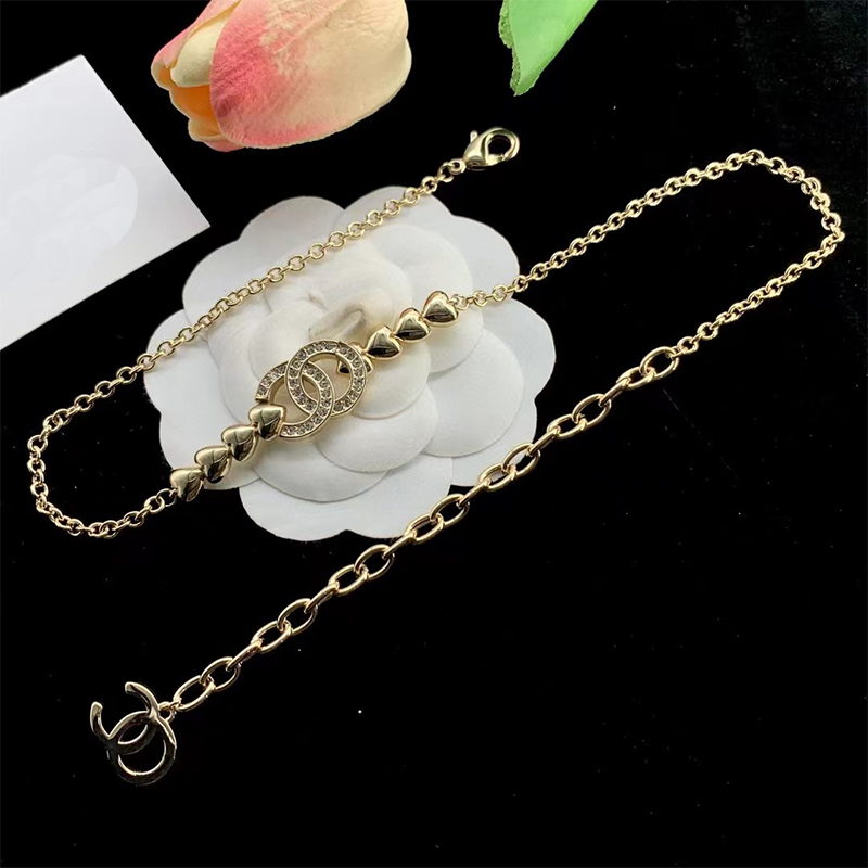 Luxury sparkling crystal CC necklace Fashionable natural pearl necklace for women Brand Classic Designer Necklace Wedding Jewelry Gift