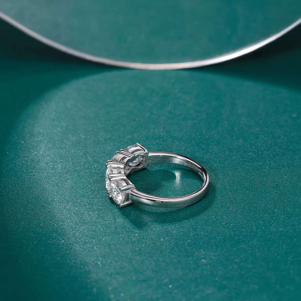 Wholesale Fine Jewelry 2ct Round Cut 925 Sterling Silver Eternity Moissanite Ring Promise Wedding Band for Women Girls