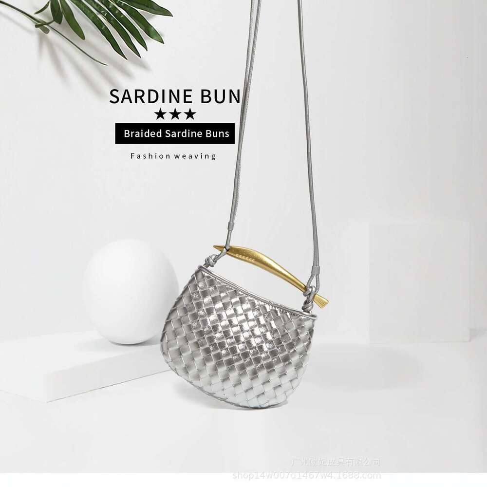 New sardine hand woven women's fashion casual mini dumpling bag shoulder handbag