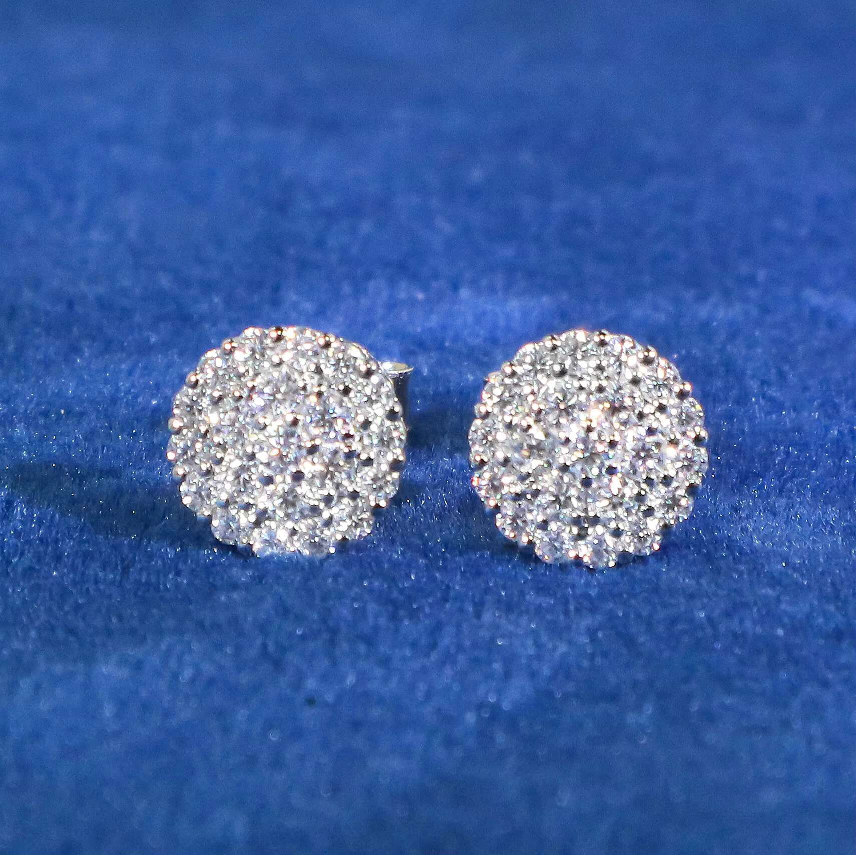 Hip Hop Jewelry Moissanite Stud Earrings S925 Silver Iced Out Screw Back 1CT Moissanite Earrings