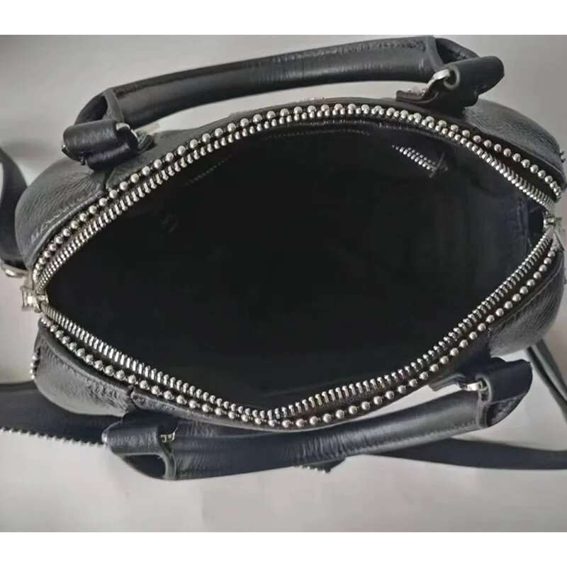 2025 New Women Shoulder Design Fashion Ladies Crossbody Black PU Leather Vintage Chain Envelope Bag