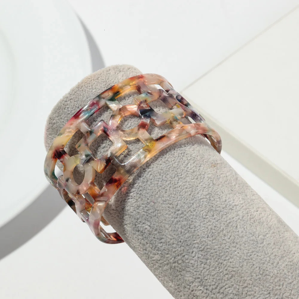 Bohemian Acrylic Hollow Acetic Acid Wide Opening Cuff Bracelet Suitable for Women Bohemian Resin Skeleton Pattern Bracelet Jewelry 250425