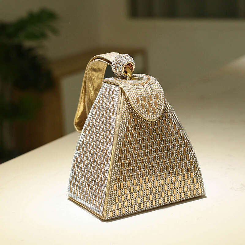 Dinner Bag Water Network Red Diamond Embedding Dinner Handbag Bling Personalized Triangle Small Bag KQ