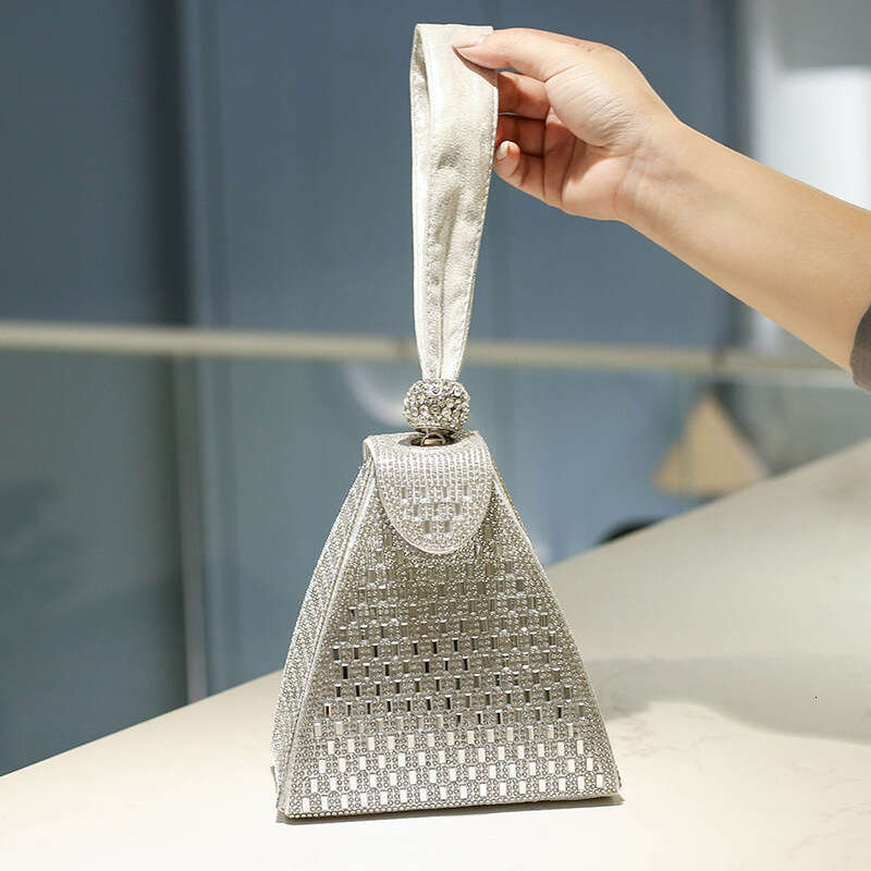 Dinner Bag Water Network Red Diamond Embedding Dinner Handbag Bling Personalized Triangle Small Bag KQ