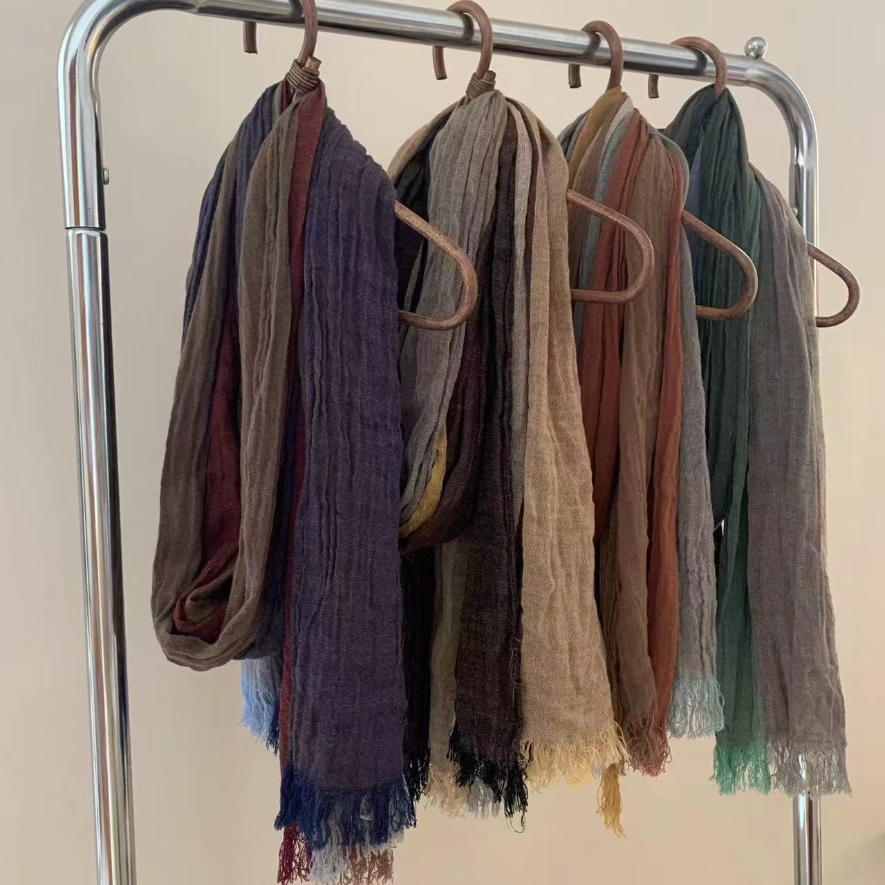 T618 new scarf cotton and linen feel gradient blue autumn and winter scarf retro versatile printing ladies long pleated shawl