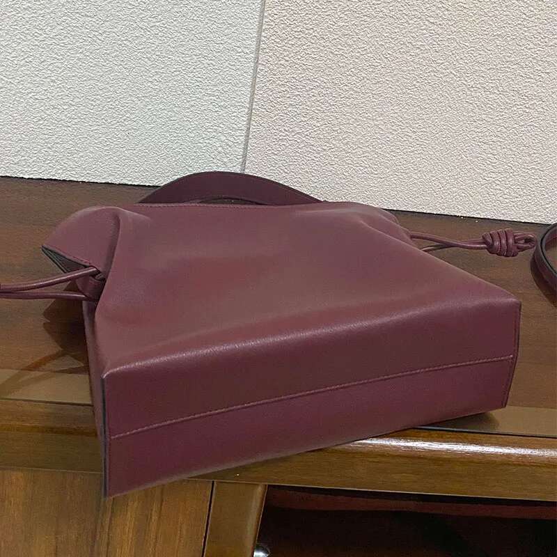 Ladies Bag Drawstring Design Gift Lucky Pouch Handbag Tote High Quality Soft Leather Shoulder Crossbody Purse Versatile Casual