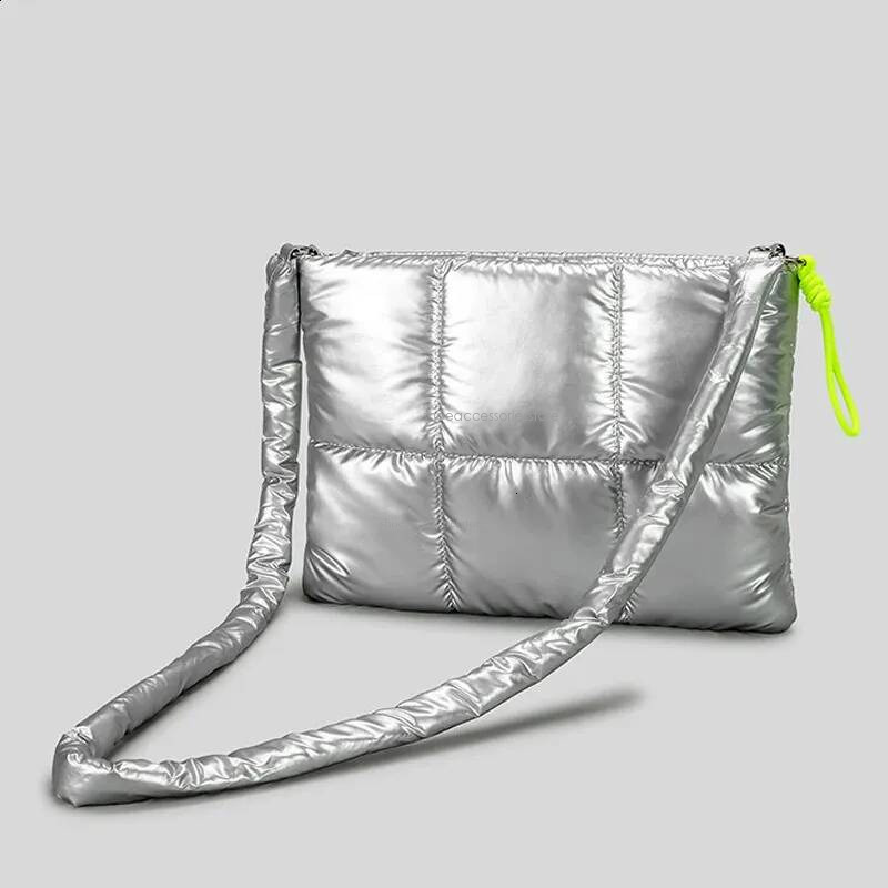 2025 New Designer Bag Fashion Quilted Padded Women Shoulder Bags Sier Clutch Purse Casual Nylon Down Cotton 11 Inch Ipad Inner 14inch Laptop Bag