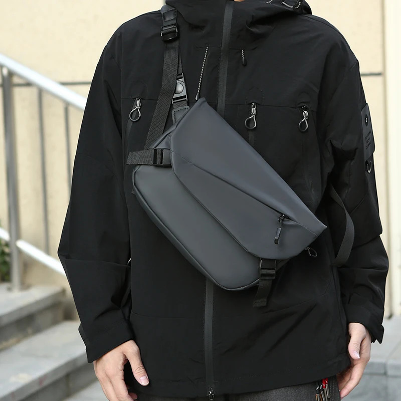 Fashionable mens PU messenger bag casual and lightweight daily outdoor cross body bag shoulder bag 250427
