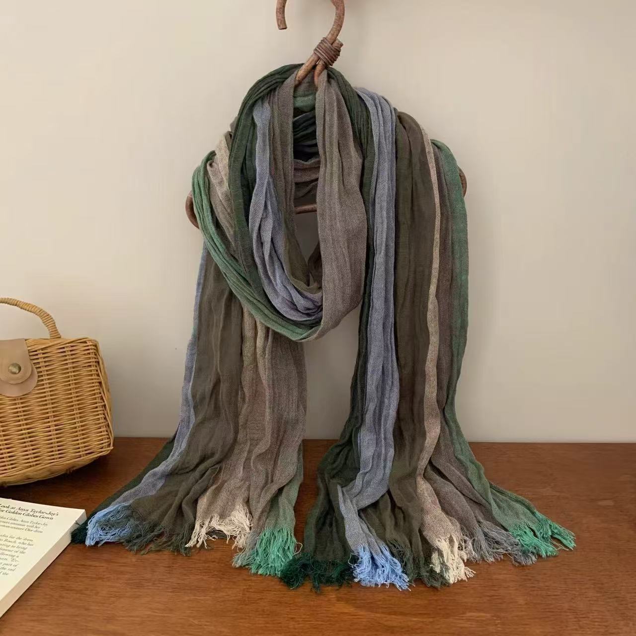 T618 new scarf cotton and linen feel gradient blue autumn and winter scarf retro versatile printing ladies long pleated shawl